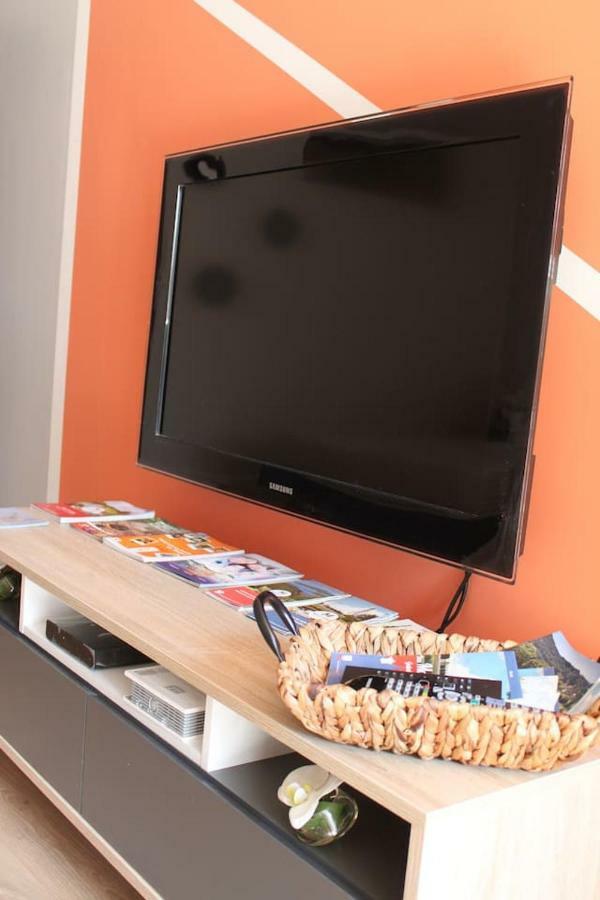 Studio De Charme Au Pays De La Madeleine Apartment Commercy Ngoại thất bức ảnh